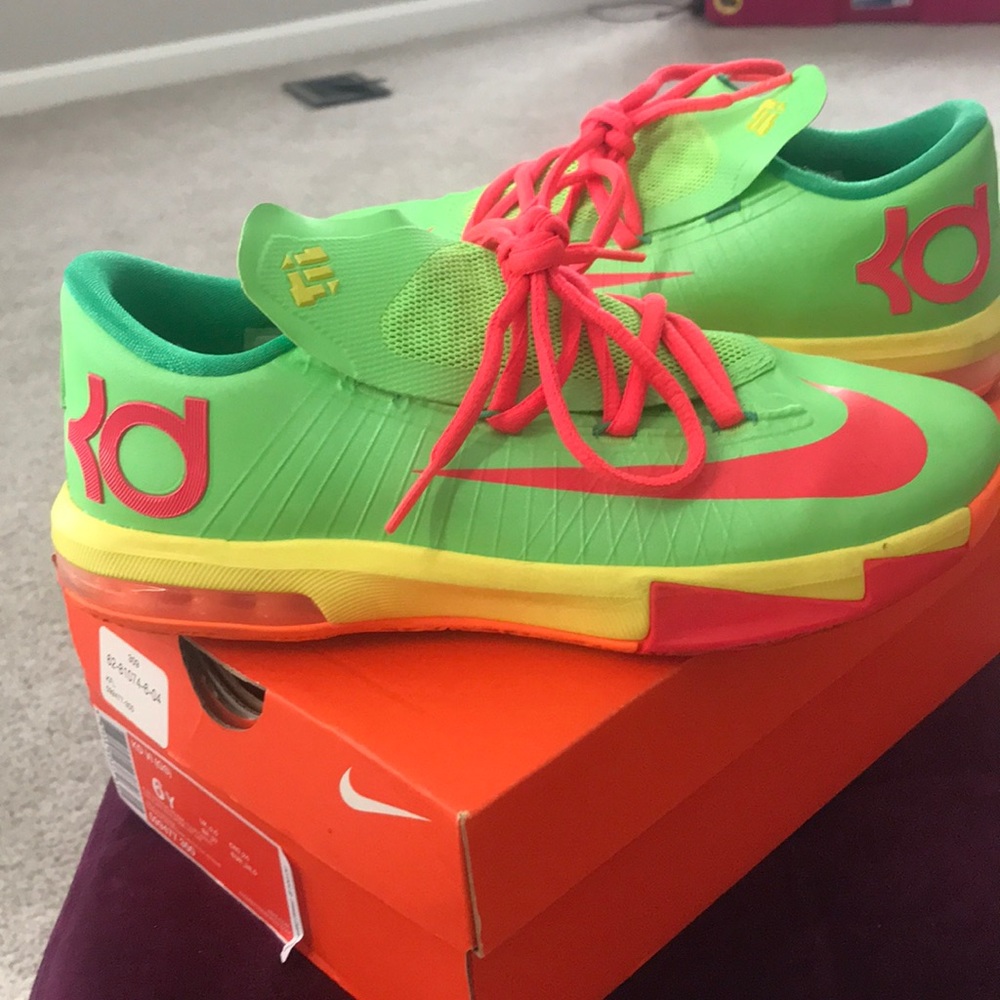 Shoes - Picture 2 of 2